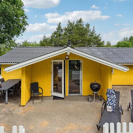 Tatil Evi Skikkild Bjerge Xii *